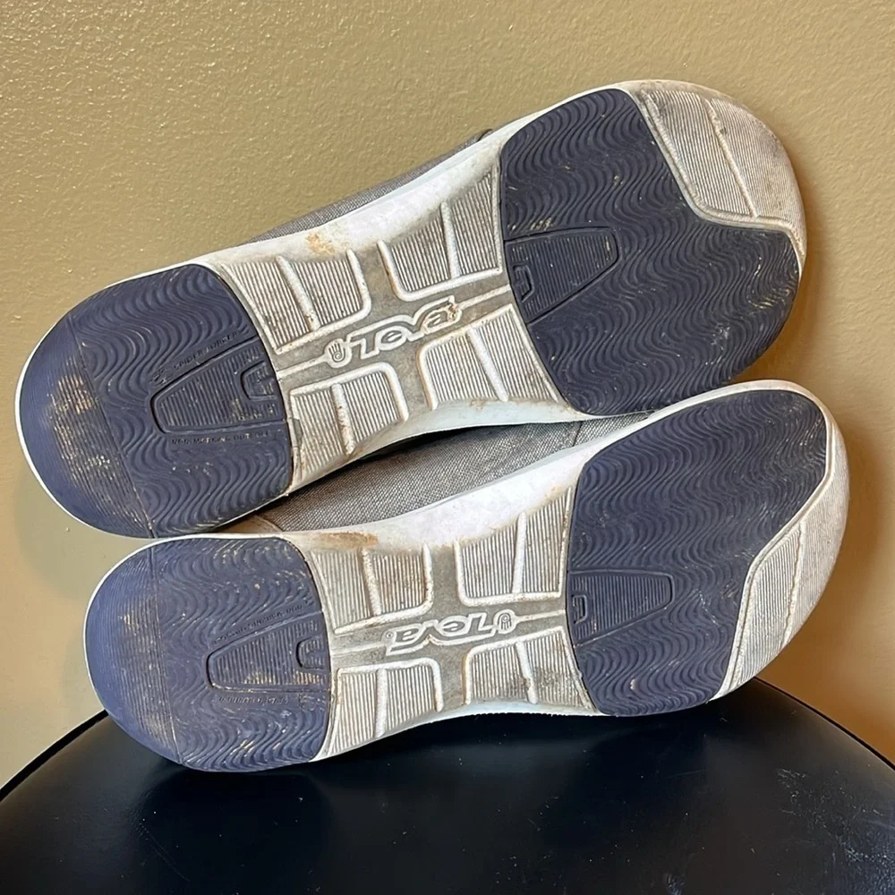 Teva Women's Wander Low-Top Canvas Shoe, Gray & Purple Size 8.5